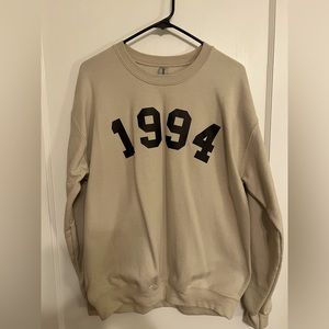 Custom year sweatshirt - Size Medium